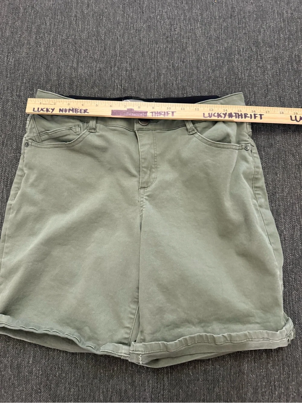 Wit and Wisdom Olive Green Women's Casual Shorts size 10 khakis